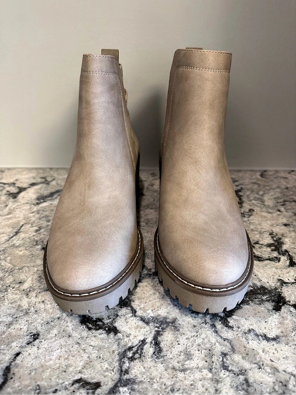 Dolce Vita Women's Platform Ankle Boots in Beige. Size 8